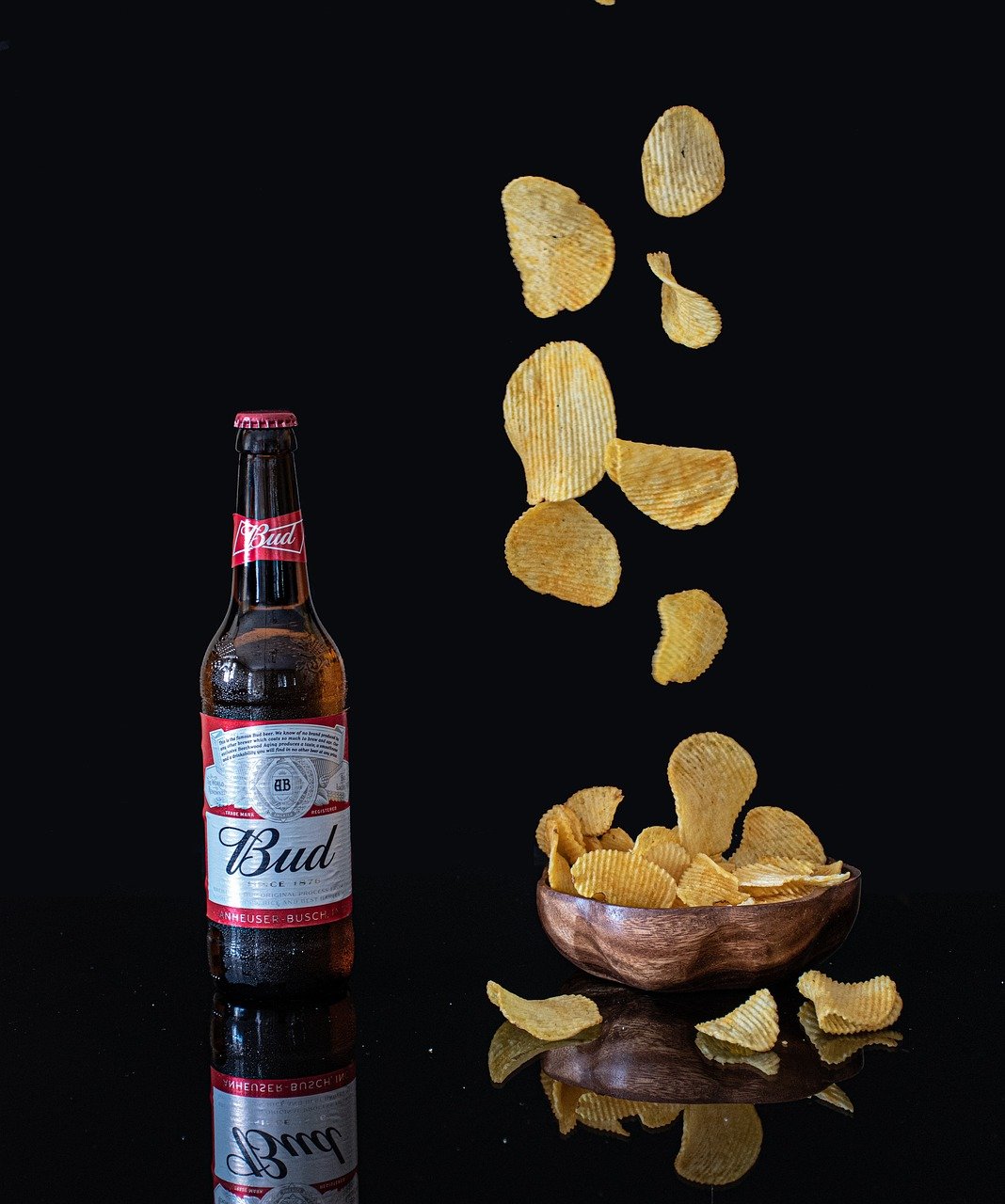 food photography, chips, food, beer, alcohol, black photography